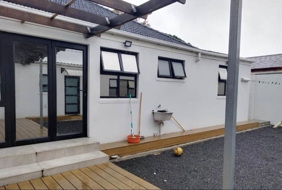3 Bedroom Property for Sale in Lansdowne Western Cape